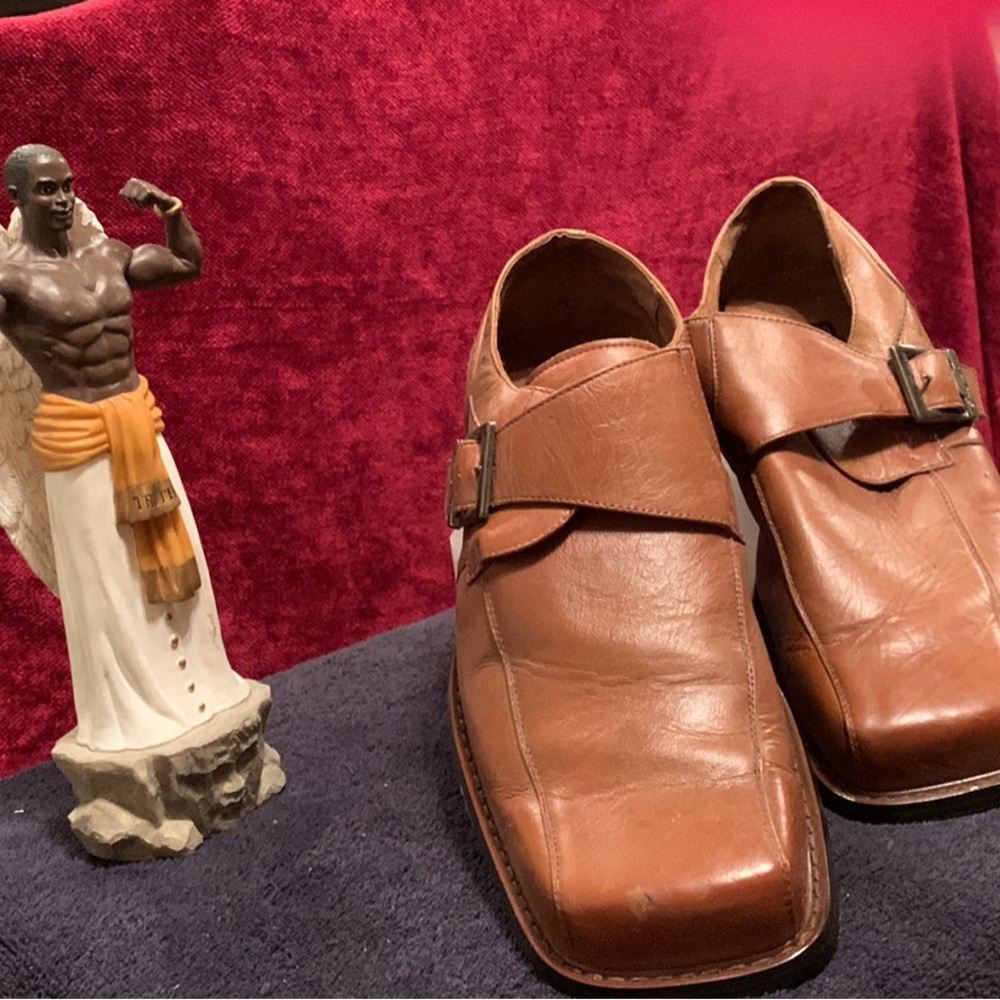 Men’s dress shoes